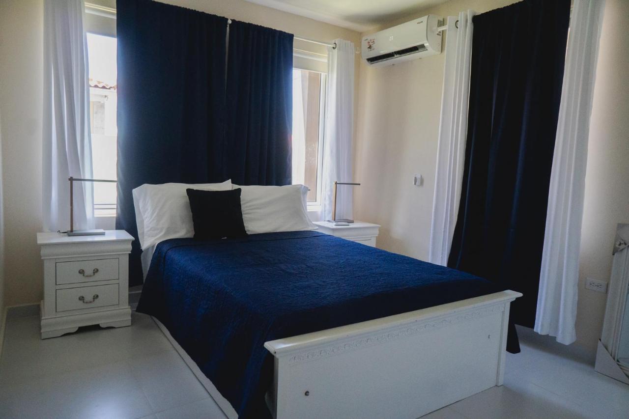 Apartamento Pavia'S Centerpoint Oasis Oranjestad Exterior foto
