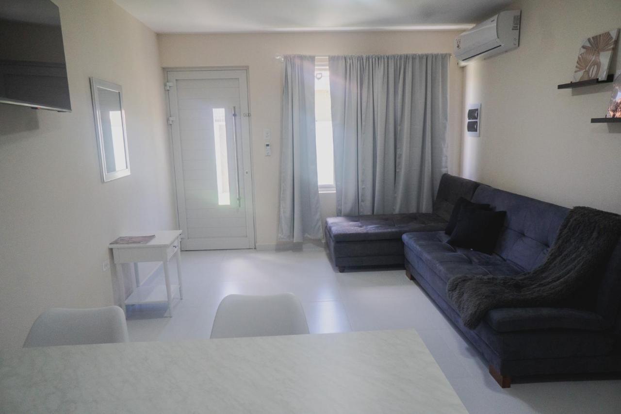 Apartamento Pavia'S Centerpoint Oasis Oranjestad Exterior foto