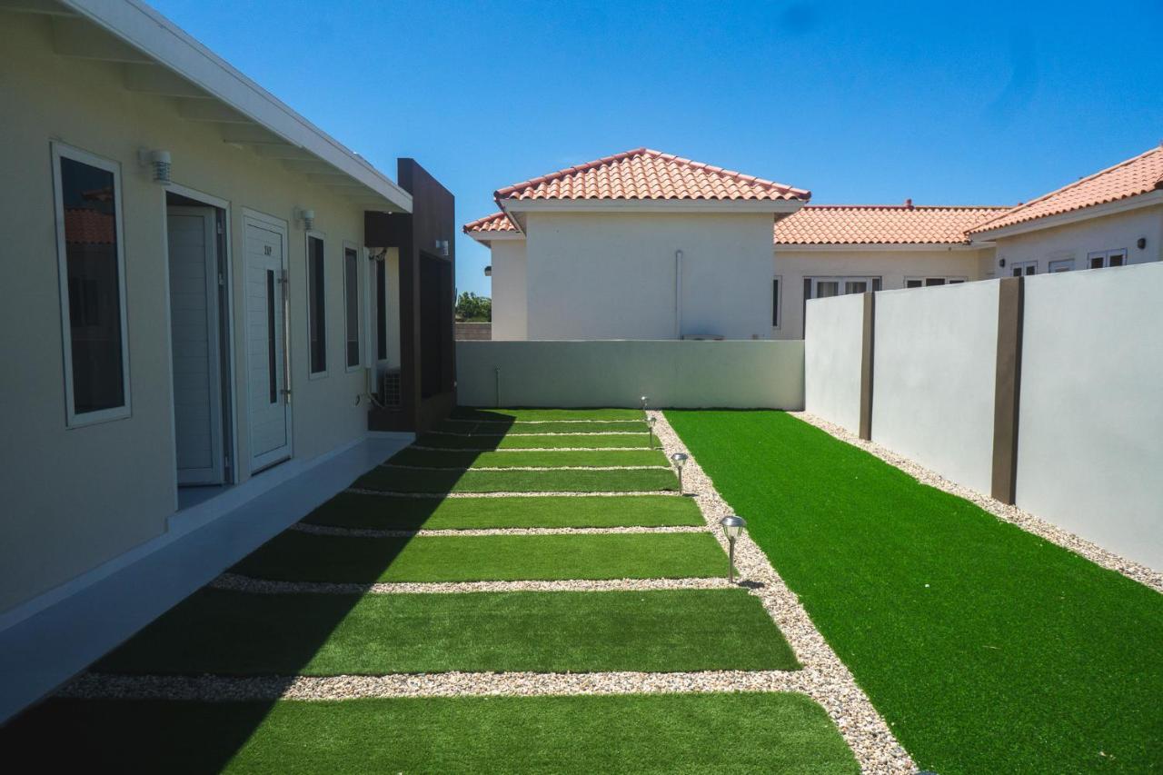 Apartamento Pavia'S Centerpoint Oasis Oranjestad Exterior foto