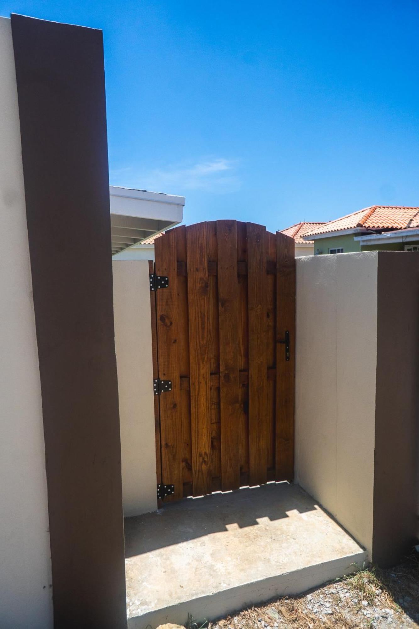Apartamento Pavia'S Centerpoint Oasis Oranjestad Exterior foto